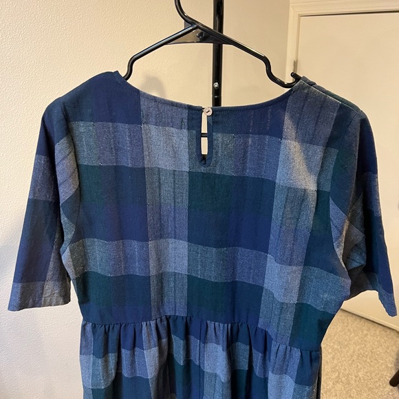 Plaid Midi Dress with Pockets - Picture 2 of 3